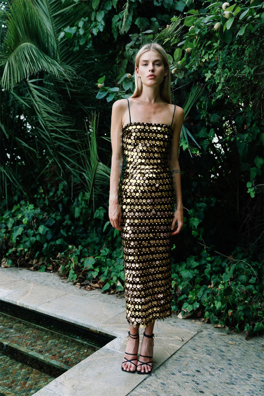Square Neck with Big Sequin - The New Arrivals