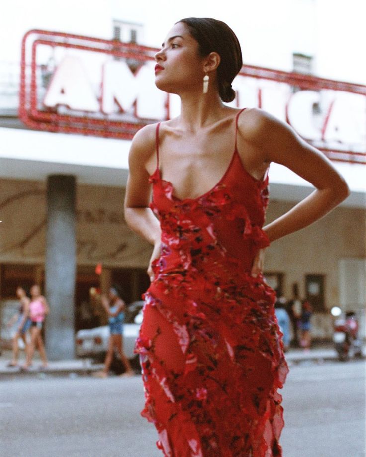 Ruffled Spaghetti Strap- Rat & Boa